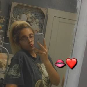 Meet your Posher, Kayla